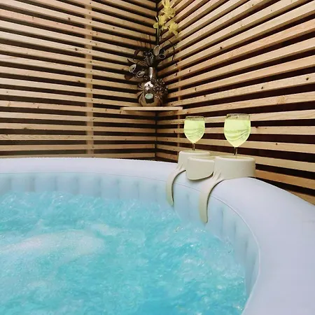 1 Bedroom Apartment With Hot Tub In Cardiff Exterior photo