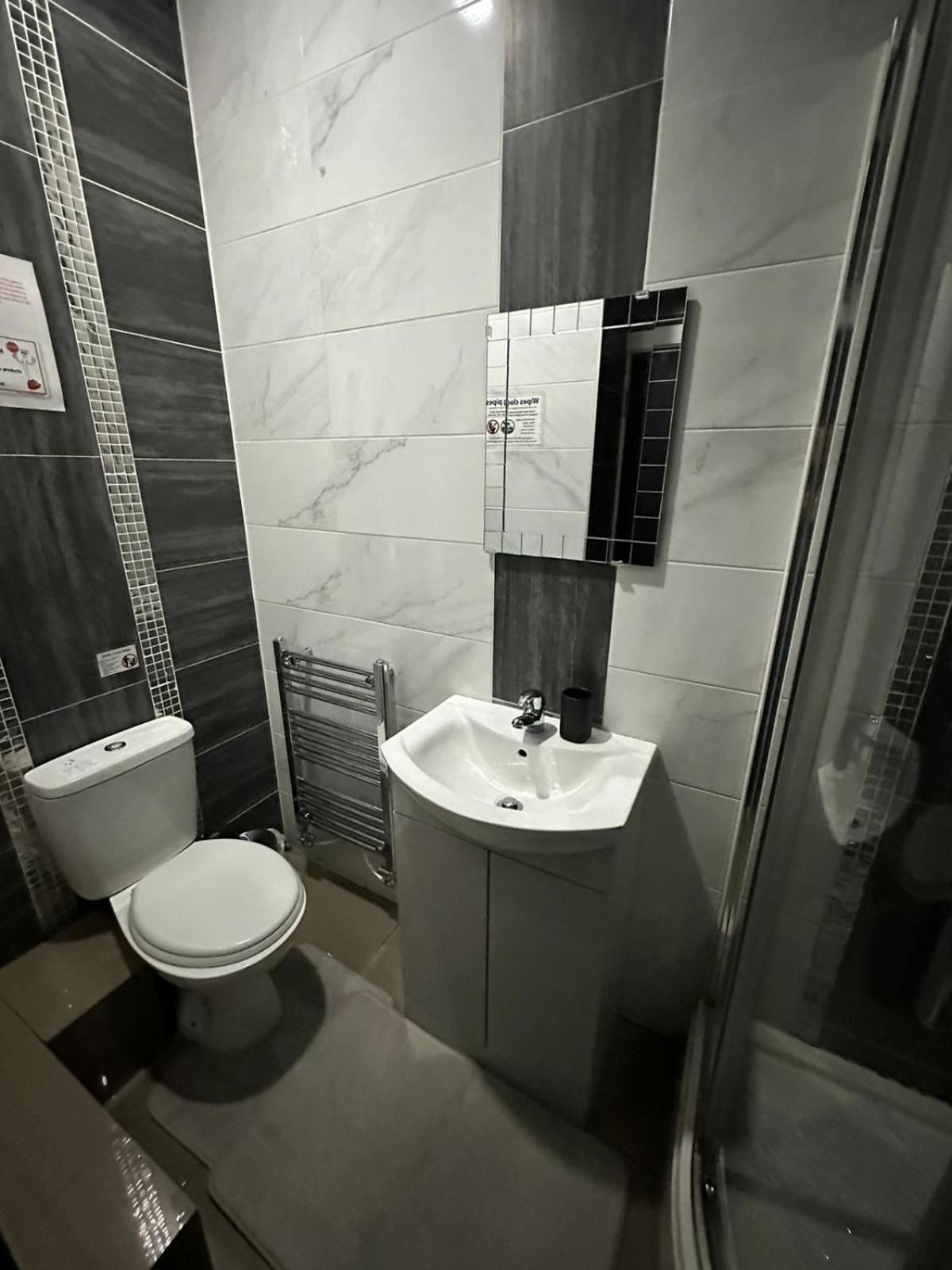 1 Bedroom With Hot Tub In