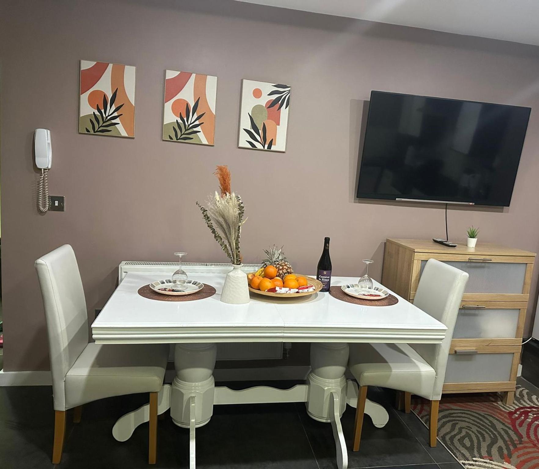 1 Bedroom With Hot Tub In *